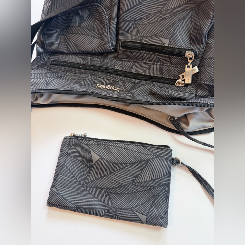 Baggallini Everywhere Bag With Rfid + Coin Purse Pewter Leaves Print - Picture 6 of 16
